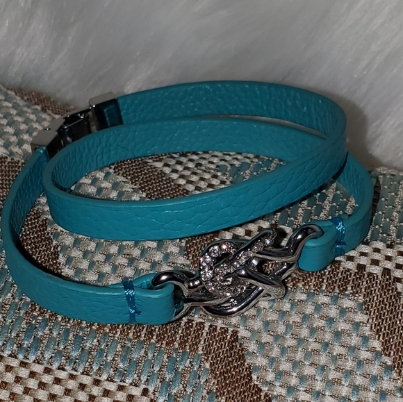 Lia Sophia wrap bracelet, turquoise. 14" with rhinestones and silver. - Picture 2 of 5